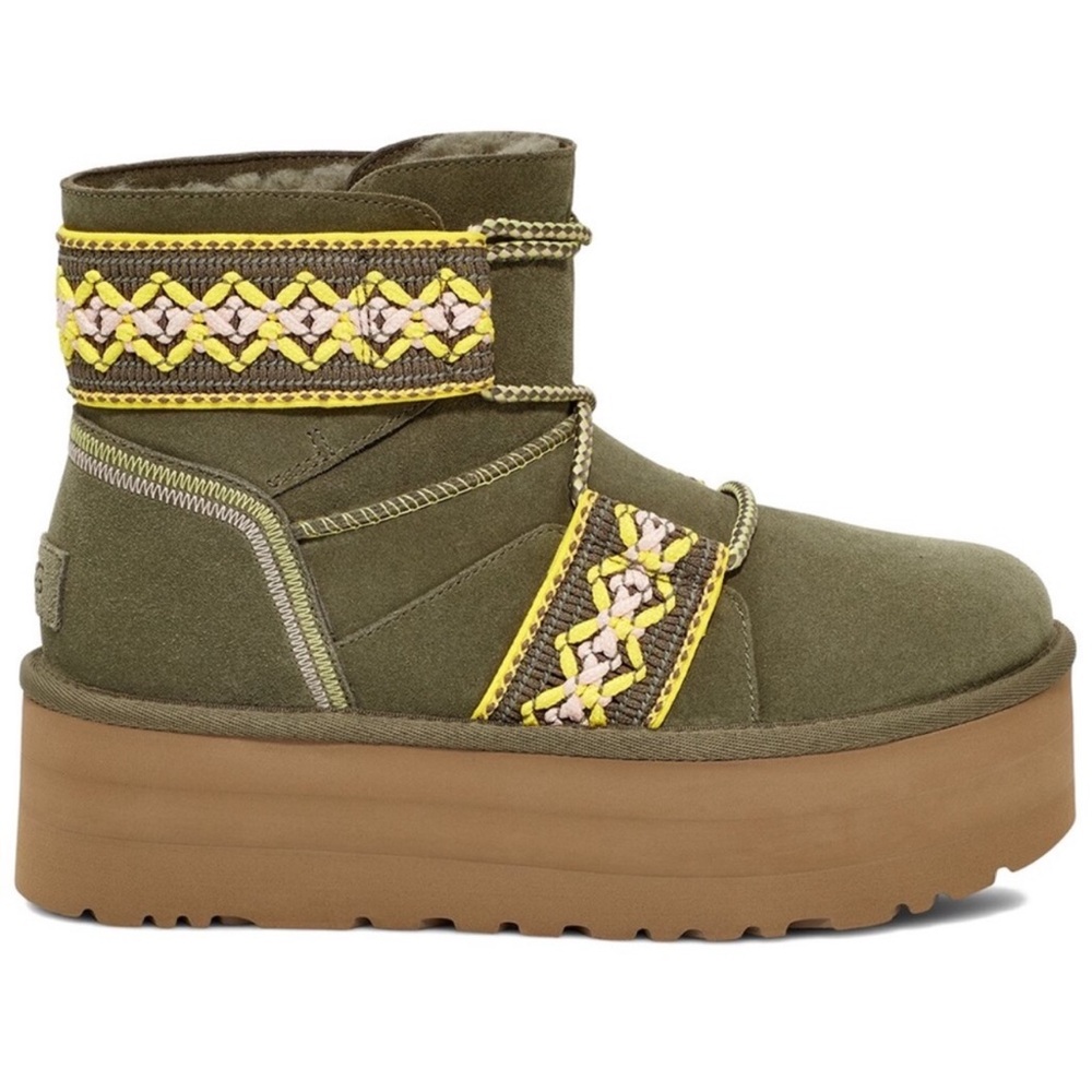 UGG Classic Mini II Braid Platform Bootie Size 9 NWT